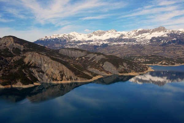 Quels sont les meilleurs systèmes d'éclairage connectés pour une serre intérieure ?