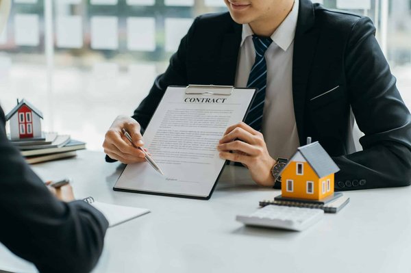 Quelles sont les conditions nécessaires pour devenir promoteur immobilier indépendant ?